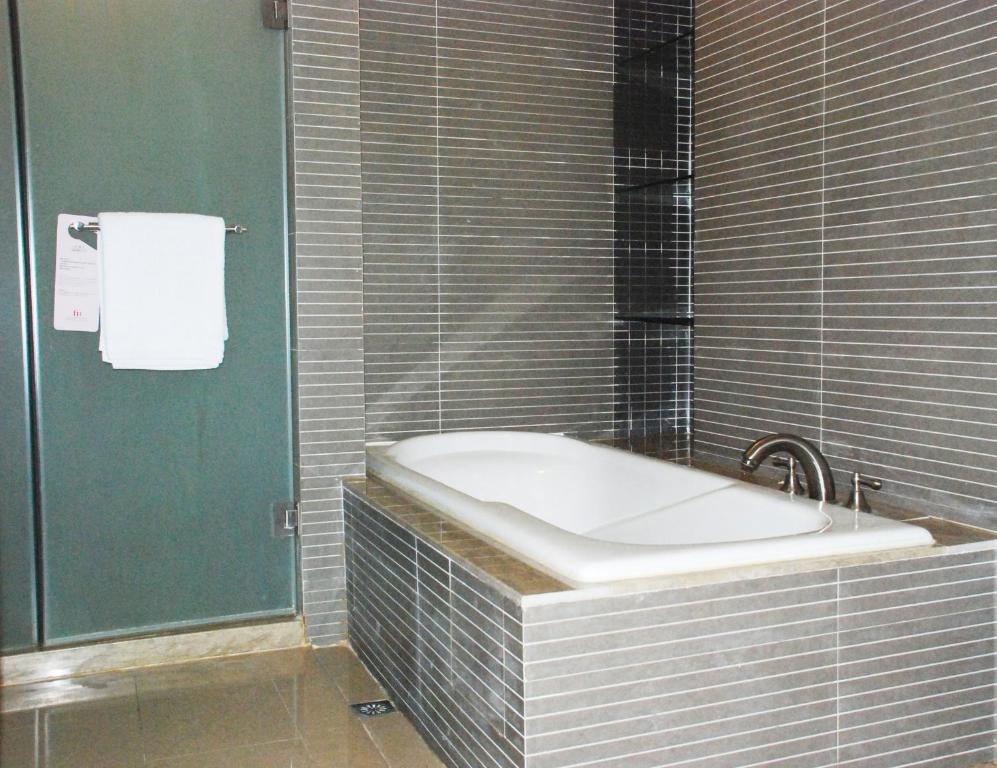 Shanghai Forte Hotel Room photo
